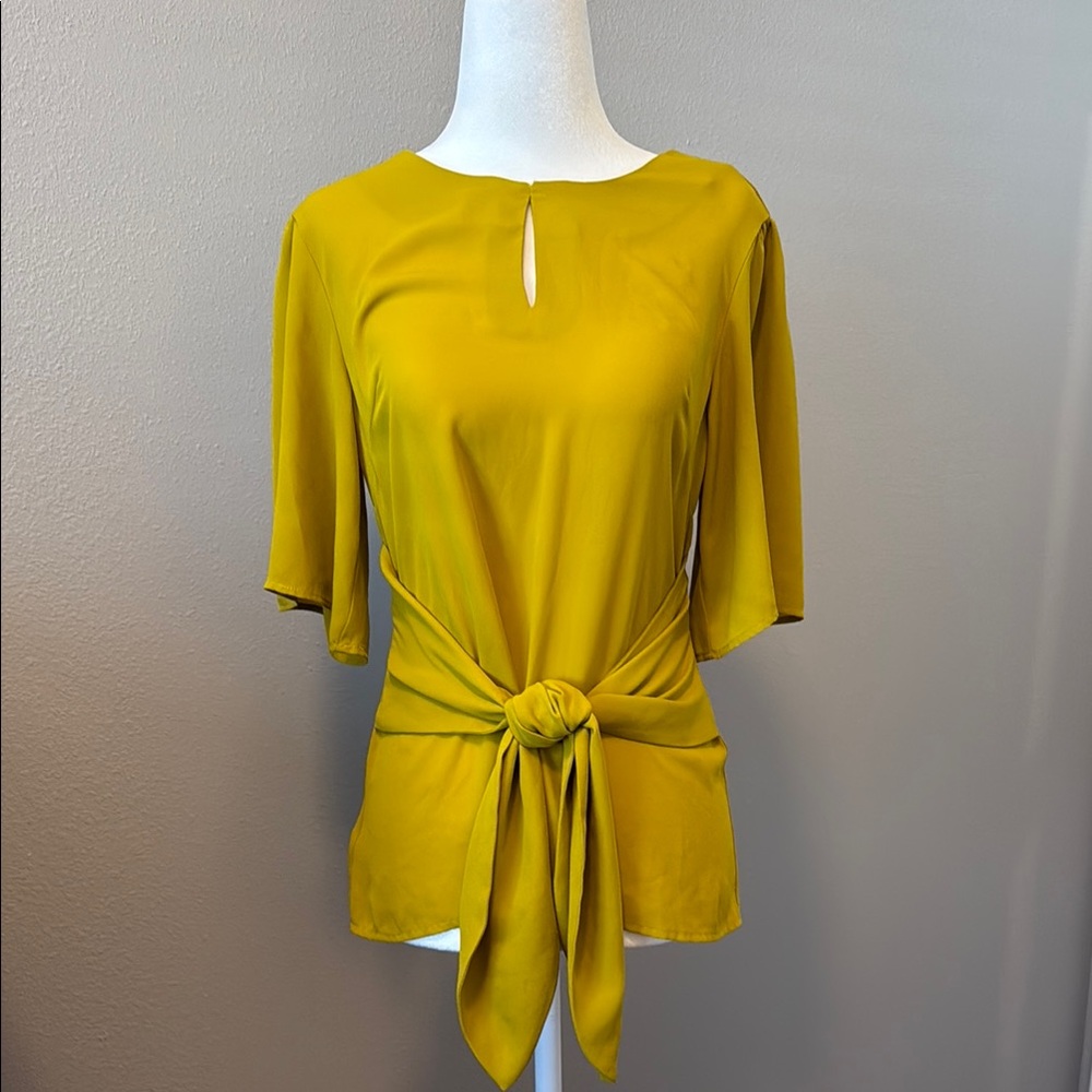Ann Taylor Factory Blouse, Keyhole Neckline and Flutter Sleeves, Lemon Lime, XS